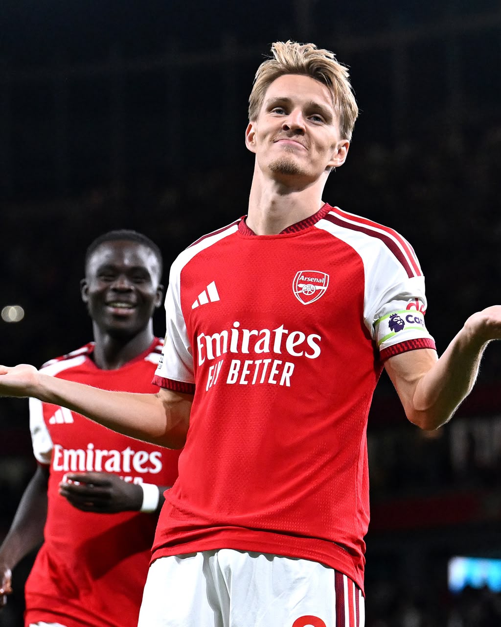 Arsenal starts premier league campaign with victory, defeat Coventry.