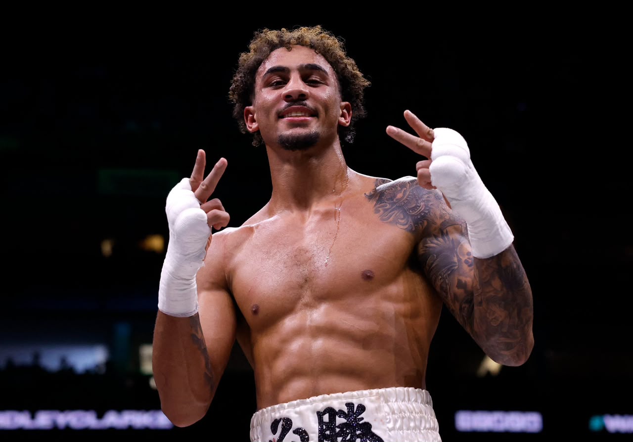 Whittaker wins a fight against Wallace, but is he the best in the world?